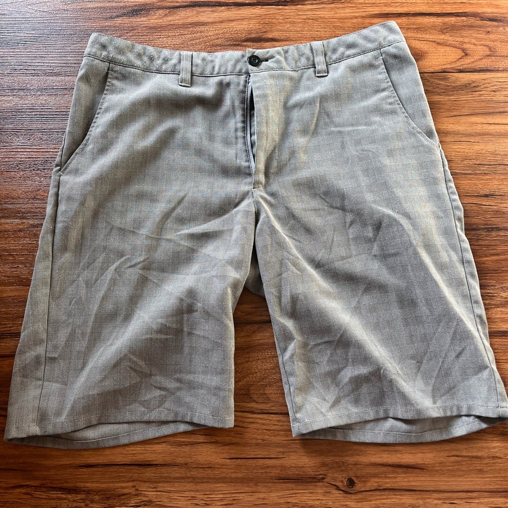 Travis Mathew Chino Golf Shorts Gray Check Mens Size 34